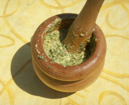 Pesto con hojas de rábano - recetas